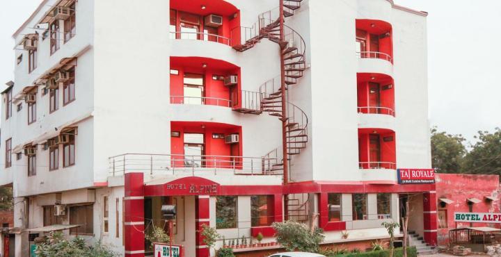 Hotel Fabexpress Alpine à Agra  Extérieur photo