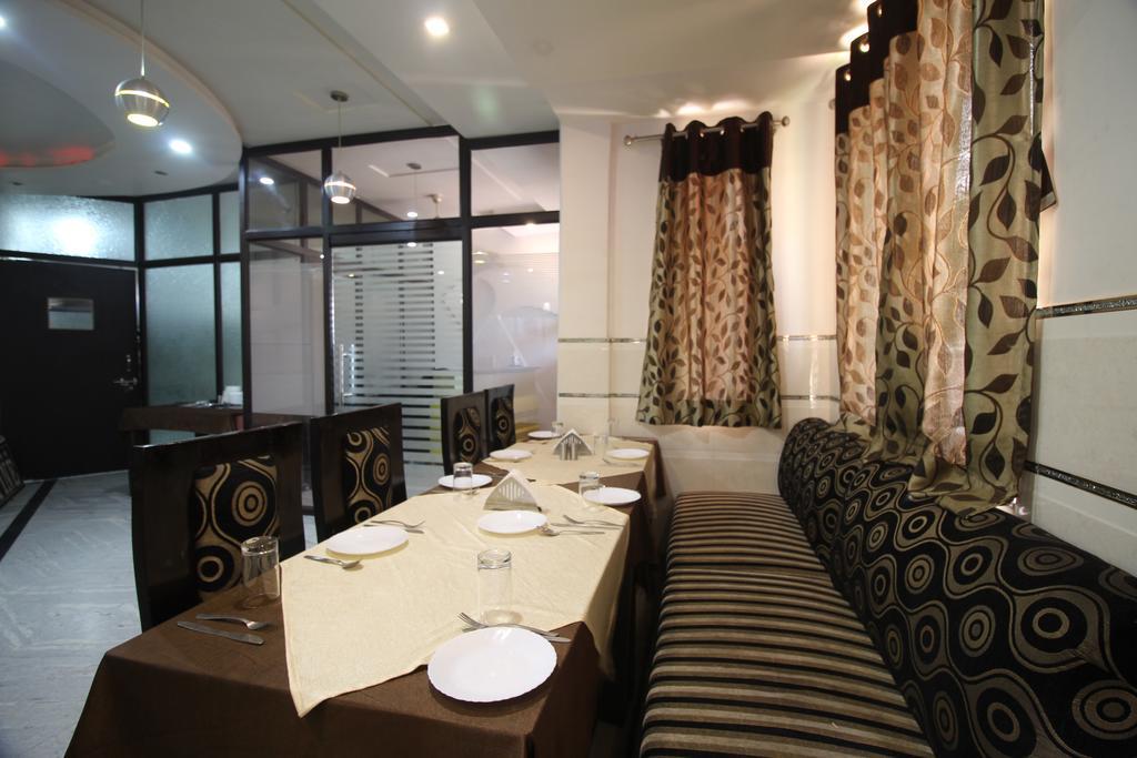 Hotel Fabexpress Alpine à Agra  Extérieur photo
