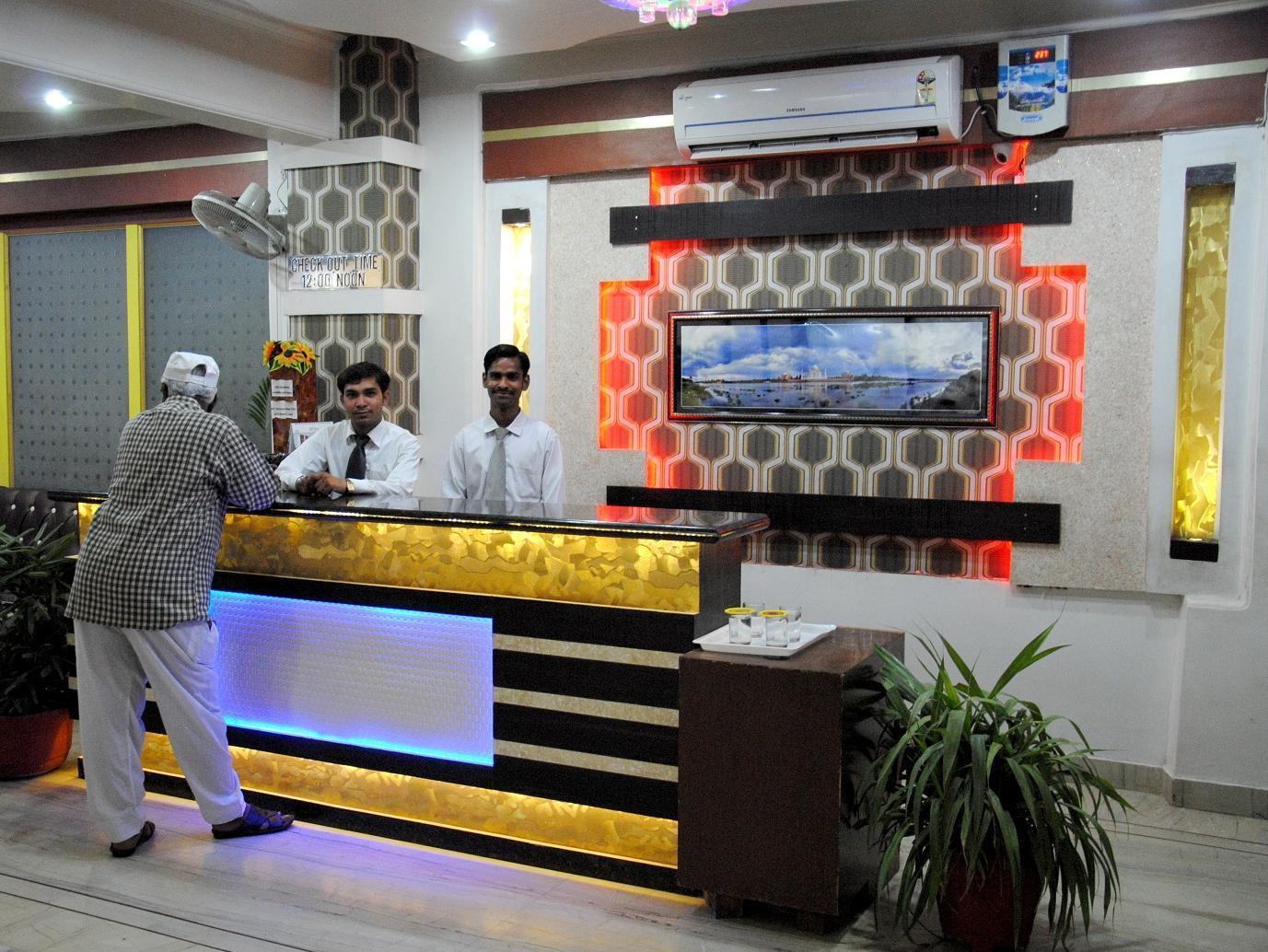 Hotel Fabexpress Alpine à Agra  Extérieur photo