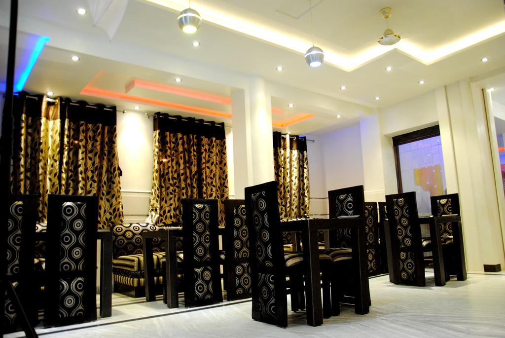 Hotel Fabexpress Alpine à Agra  Extérieur photo