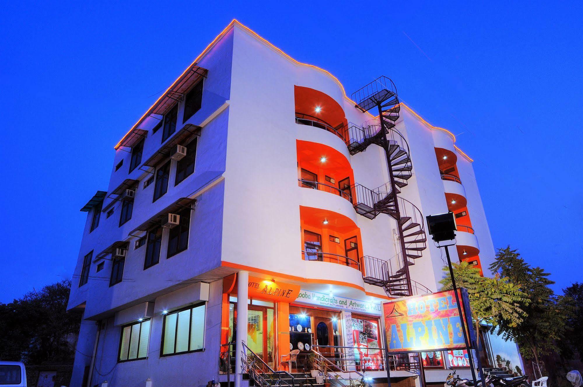 Hotel Fabexpress Alpine à Agra  Extérieur photo