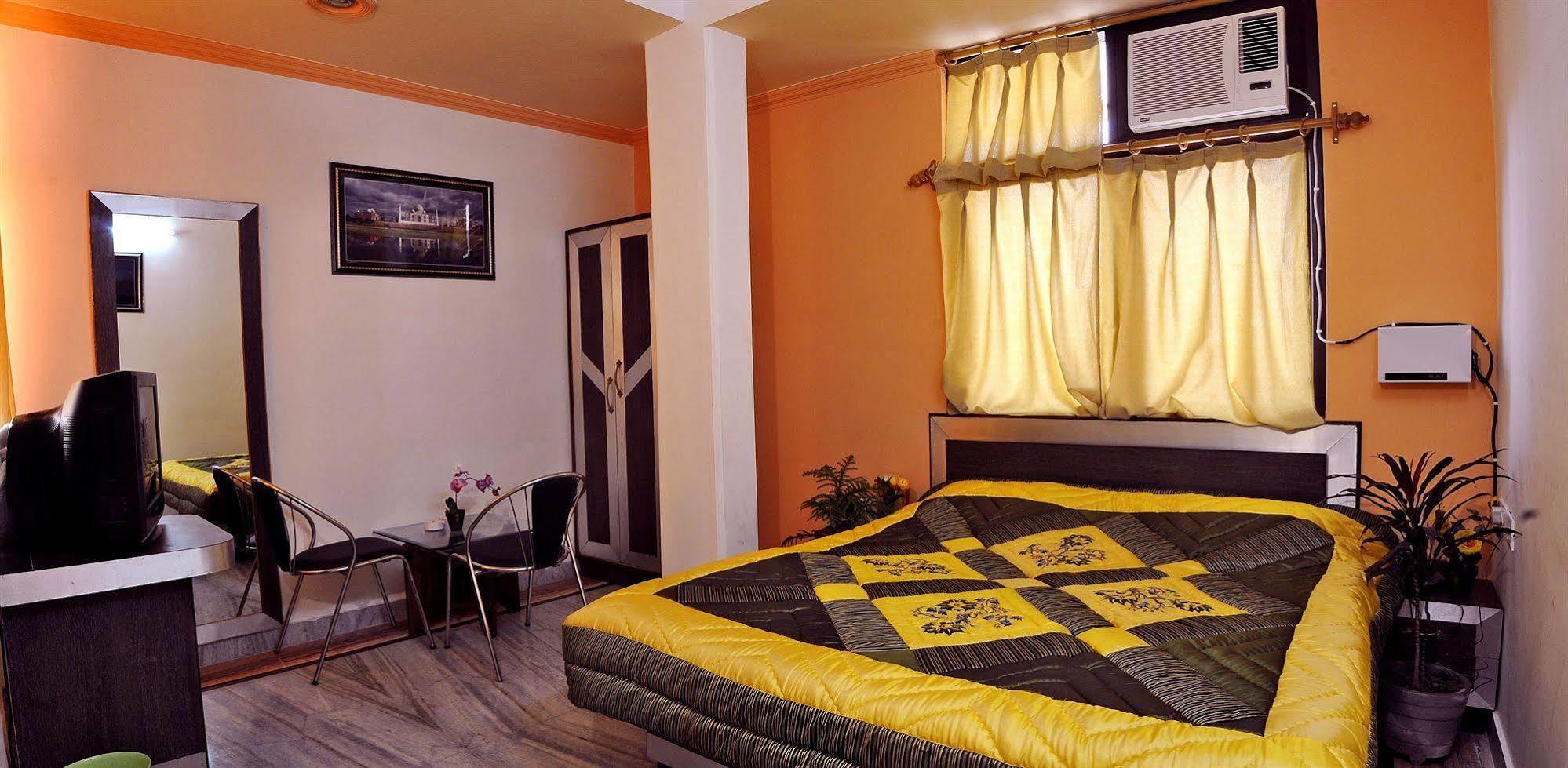 Hotel Fabexpress Alpine à Agra  Extérieur photo